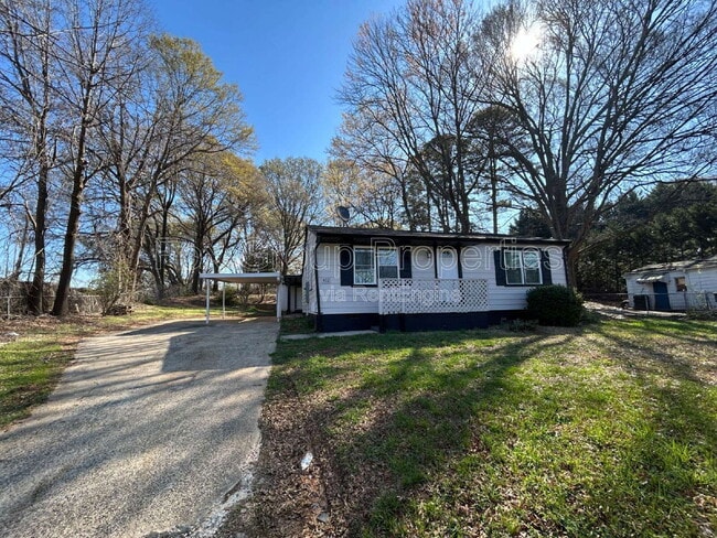 402 S Yates St in Gastonia, NC - Building Photo - Building Photo