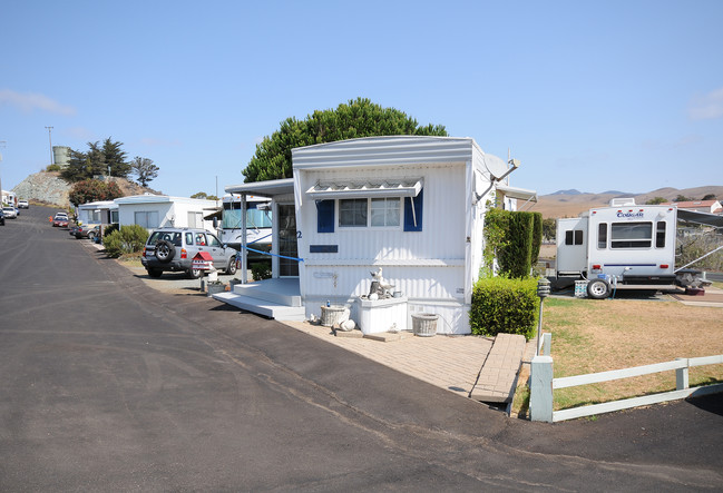 Bella Vista Mobile Lodge in Cayucos, CA - Building Photo - Building Photo