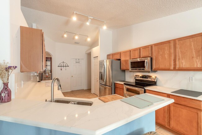 46 Pickering Dr in Palm Coast, FL - Building Photo - Building Photo