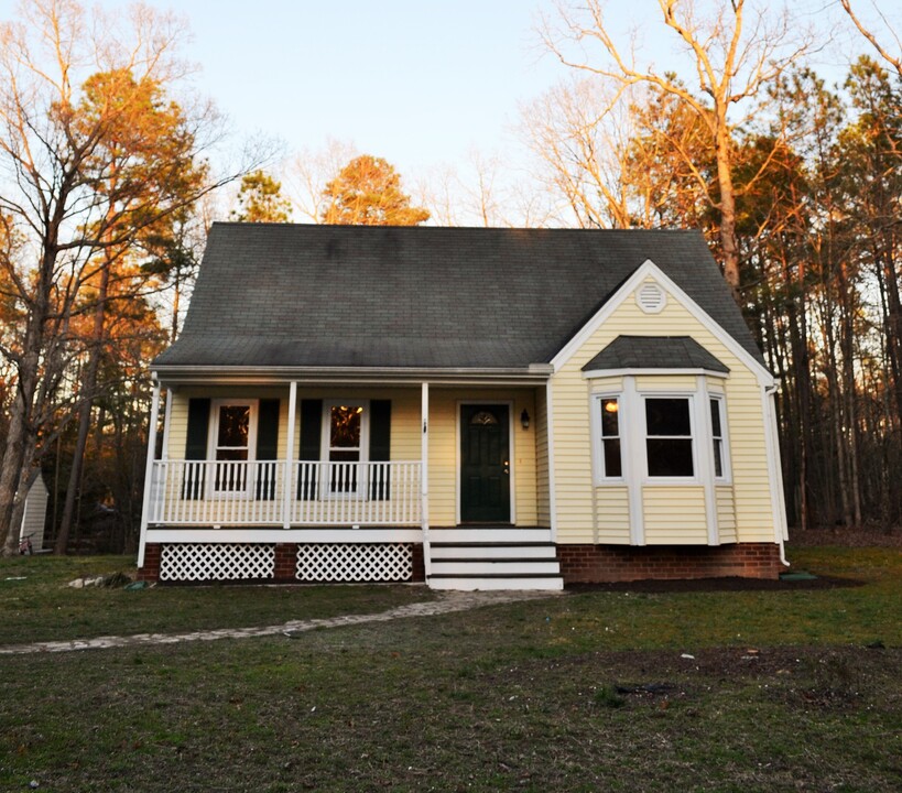 11111 Long Branch Dr in Chesterfield, VA - Building Photo