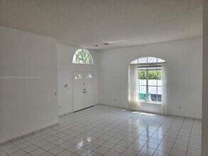 13230 NW 10th St in Miami, FL - Building Photo - Building Photo