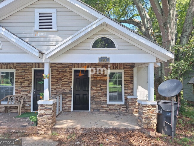 property at 122 Irwin St