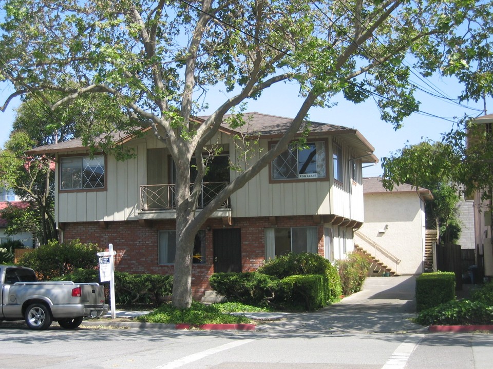 391 College Ave in Palo Alto, CA - Foto de edificio