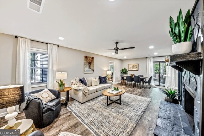 527 Charing Cross Dr in Marietta, GA - Building Photo - Building Photo