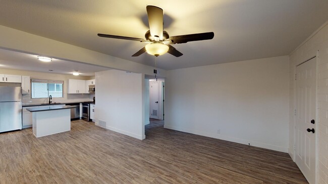 Royal Palms Apartments in Scottsdale, AZ - Building Photo - Building Photo