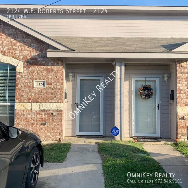 2124 W.E. Roberts St in Grand Prairie, TX - Building Photo - Building Photo