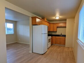 21306-21310 Mountain Hwy E in Spanaway, WA - Building Photo - Building Photo