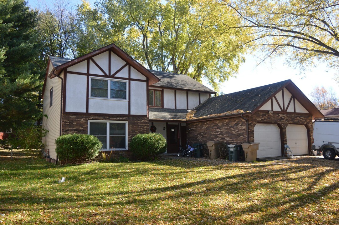 2029 Adderbury Ln in Madison, WI - Building Photo