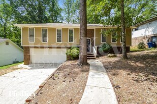 303 Coalmont Rd in Helena, AL - Building Photo