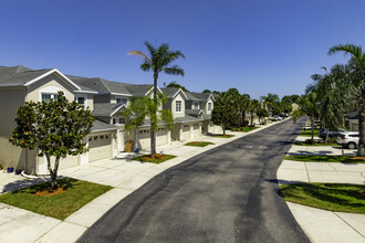 Carriage Park Condos in Melbourne, FL - Building Photo - Building Photo