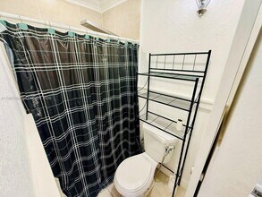 3251 SW 104th Ct in Miami, FL - Building Photo - Building Photo