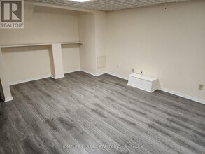 64 Parkway Ave in Markham, ON - Building Photo - Building Photo