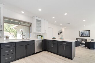 2706 Ganges Pl in Davis, CA - Foto de edificio - Building Photo