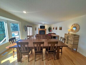 2009 Sweetbriar Ln in Sandy, UT - Building Photo - Building Photo