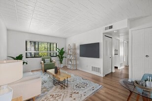 Edgewood Court Apartments in Pittsburgh, PA - Building Photo