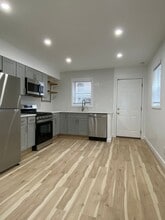 329 W Thompson St in Philadelphia, PA - Foto de edificio - Building Photo