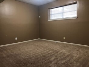 627 Ida St in Lansing, KS - Building Photo - Building Photo