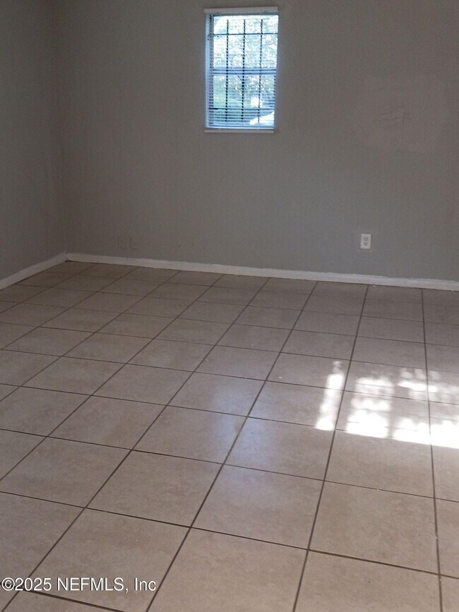 5718 Hollyhock Rd in Jacksonville, FL - Building Photo - Building Photo