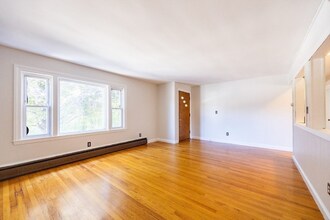 417 Union St in Franklin, MA - Foto de edificio - Building Photo