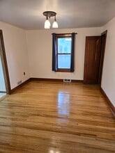207 E 4th St in Sanborn, IA - Building Photo - Building Photo
