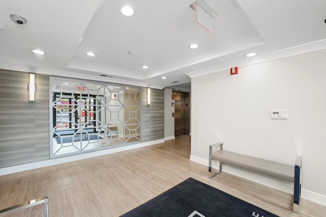 210 N Addison Ave #401, Unit 401 in Elmhurst, IL - Building Photo - Building Photo