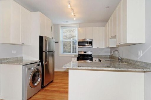3610 N Oakley Ave in Chicago, IL - Building Photo - Building Photo