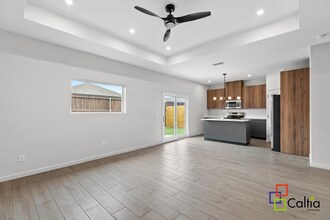 3401 Duke Ave in McAllen, TX - Foto de edificio - Building Photo