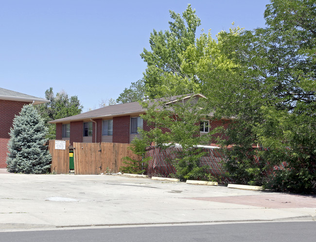 383 Geneva St in Aurora, CO - Building Photo - Building Photo