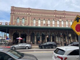 2118 The Strand in Galveston, TX - Building Photo