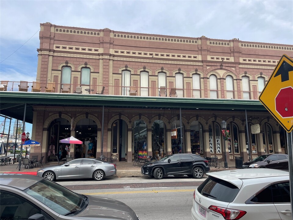 2118 The Strand in Galveston, TX - Building Photo