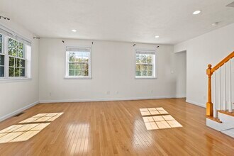 4 Boxwood Dr in Littleton, MA - Foto de edificio - Building Photo