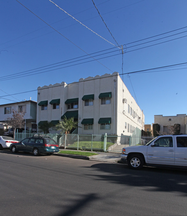 1172 N Kingsley Dr in Los Angeles, CA - Building Photo