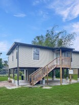 8350 Wren Rd in Ft. Myers, FL - Building Photo