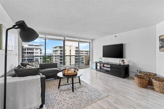 5757 Collins Ave, Unit 1602 in Miami Beach, FL - Building Photo - Building Photo