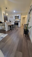2119 Las Colinas Ave, Unit Eagle Rock Cottage in Los Angeles, CA - Foto de edificio - Building Photo