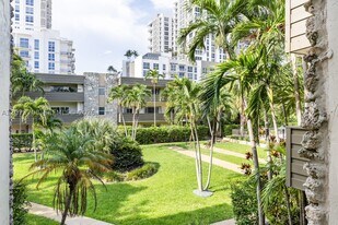 8335 SW 72nd St in Miami, FL - Building Photo