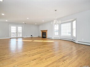 48 Marwood Rd S in Port Washington, NY - Building Photo - Building Photo