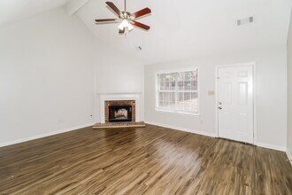 10010 Cameron Ridge TR in Memphis, TN - Building Photo - Building Photo