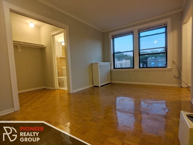 737 W Belmont Ave, Unit 739-411