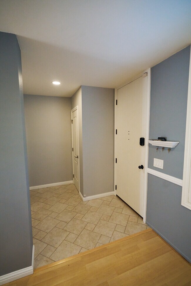 3520 Maricopa St in Torrance, CA - Building Photo - Building Photo