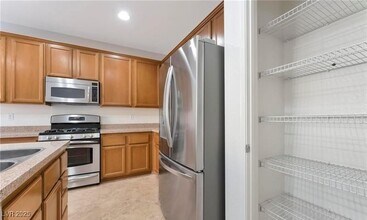 9764 Bedstraw St in Las Vegas, NV - Building Photo - Building Photo