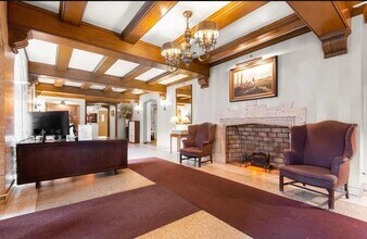 50 Glenwood Ave in Jersey City, NJ - Building Photo - Building Photo