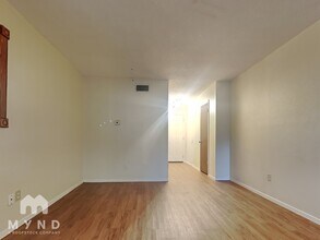 10701 Daryl Cove in Austin, TX - Foto de edificio - Building Photo