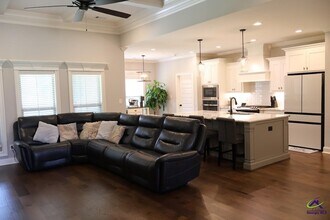 214 Landings Pointe Ln in Warner Robins, GA - Building Photo - Building Photo