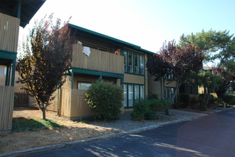 Monte Vista Apartments in Chico, CA - Building Photo - Building Photo