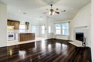 7605 Waterlilly Ln in Pearland, TX - Building Photo - Building Photo