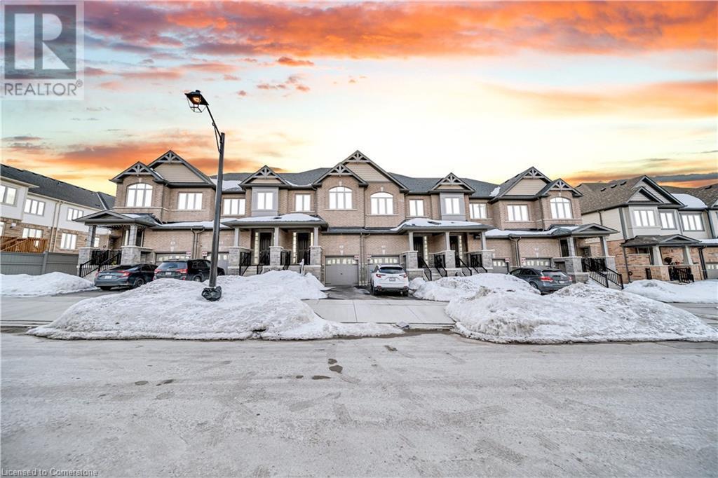 26 Roywood St in Kitchener, ON - Building Photo