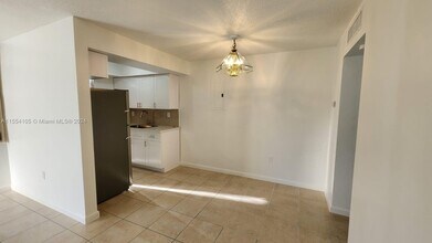 31 NW 163rd St, Unit 41 in Miami, FL - Building Photo - Building Photo