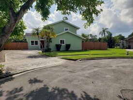 801 NW 49th Way in Coconut Creek, FL - Building Photo