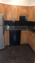 300 Lynn Shore Dr in Lynn, MA - Building Photo - Building Photo